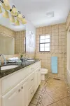 Cloudland Cottage--minutes away from world-class hiking, waterfalls, hanggliding - balcony