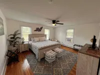 <br>Danvers spacious apt near Salem historic witch town Mall / Hospital Hotels in Danvers