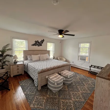 <br>Danvers spacious apt near Salem historic witch town Mall / Hospital Hotels in Danvers