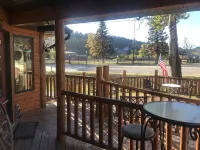 Mountain Peaks Inn, GREEN MOUNTAIN SUITE, Downtown Hill City