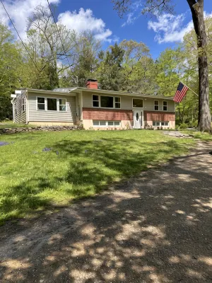 Cozy 3-bed 1.5 baths 1 mile from UConn campus. WiFi AC Patio Kitchen Dining room - WiFi