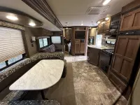 Experience Glamping in style. Private Hot tub spa! Private lake -Pet Friendly - 4-Star