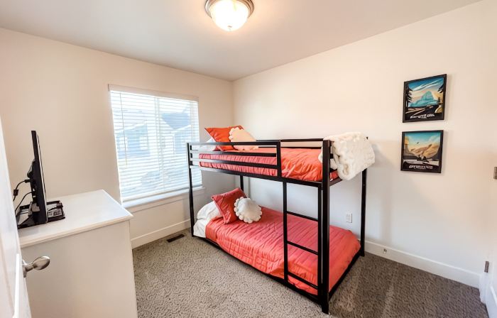 NEW Townhome - Pet Friendly - 3 BD - 30 Minutes from Adventure