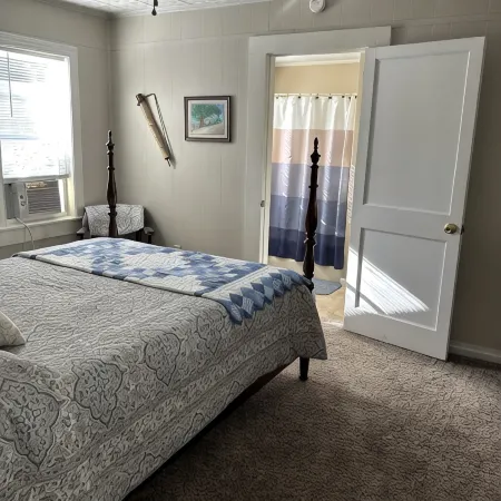 Family-friendly cottage - close to BMS, Watauga Lake, Asheville, Johnson City