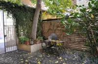 ELEGANT APARTMENT WITH TERRACE IN THE HEART OF THE HISTORICAL CENTER OF LUCCA - شقق