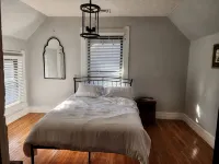 Historic Downtown Home - 3-Star