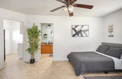 1 Bedroom 1 Bath with separate entrance & Parking Hotels in Summerlin-Northwest Las Vegas