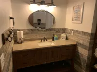 Wurthmann House Unit #2Your Home Away From Home - Homestays
