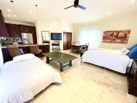 Indulge, just steps to pristine beaches, restaurants & shopping. - Boutique