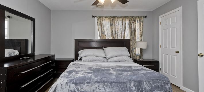 Cozy 3-bedroom Duplex1 with WiFi, AC in peaceful Springfield Hotels in Springfield