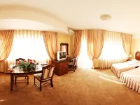 Hotel Premier Hotels near Amera Tower