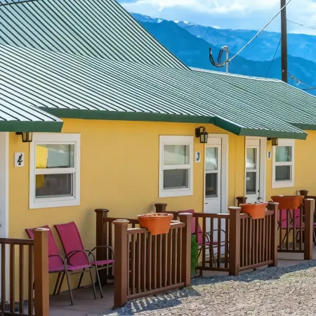 Yellowstone Riverside Cottages