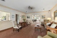 The Sparhawk Oceanfront Resort - 2-Star