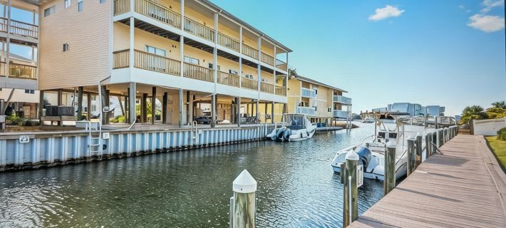 Sandpiper Cove 1090 2Bed 2Bath Beach Service 8 Minute Walk to Beach Hotels in Destin