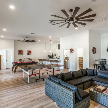 Hill Country Retreat I Private Pool & Hot Tub I Mins to Wineries & Town Square
