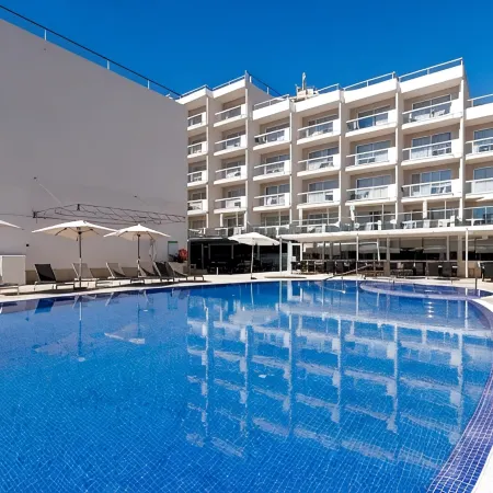 Aparthotel y Hotel Paguera Beach