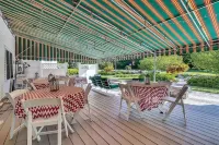 Greenwood Manor Inn - Homestays