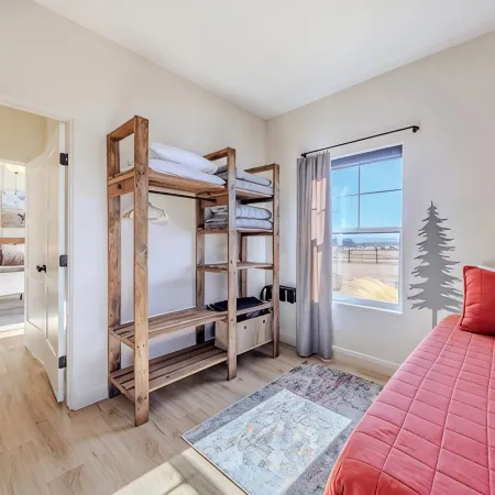 Kanab Getaway Red Mesa Ranch, Near Zion, Stunning Red Rock & Starry Night Views!