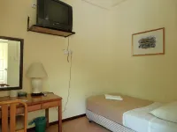 Pristine Hotel - 2-Star