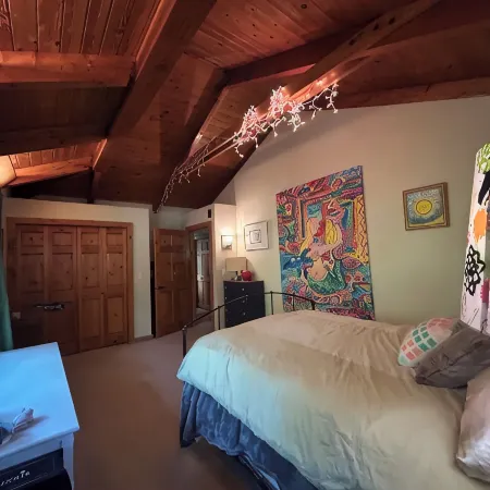 Private, 3 Acre Vashon Island Getaway with Spectacular Views - Sleeps 12!