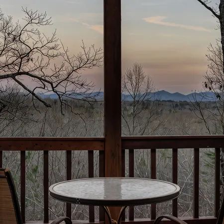 Mountain views~Near the River~Playground~Pet Friendly!
