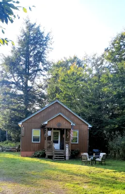 Escape to your cozy 2-bedroom camp near Oneida Lake. - Alphydda