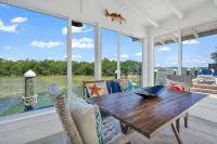 Harbor Hideaway - 3bed,2bath,50' dock, heated pool, tiki with all the amenities. - ที่มีฟิตเนส