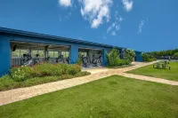 Remodeled Ground Floor Beach Condo with New A/C. KP #441, steps from the ocean! - 3 stjerner