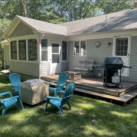Moody Beach is only a 1/2 mi walk away! Located in a Quiet Neighborhood.