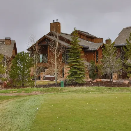 Best in class luxury 3BR/4BA Juniper Landing TH-1 block from Frostwood Gondola