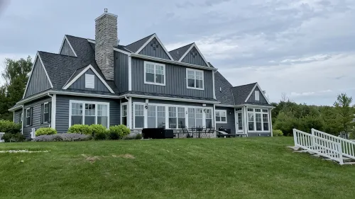 Bluebell Cottage: Luxury Waterfront Home with Private Pier - Wifi