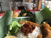 ค่ำนี้ที่อุทัย - พร้อมอาหารเช้า