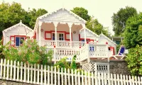 Flamboyant Cottage - Spectacular View & Pool - Wifi