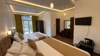 Hotel Grand Belvero - parking