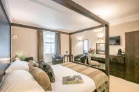 Forest Lodge Hotel - parking
