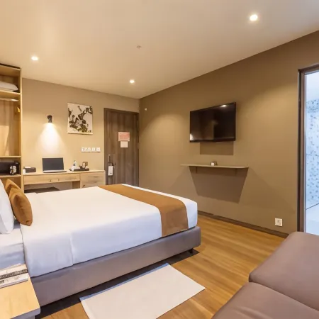 Fly Inn Madagascar Hotel - Navette Gratuite H24 - à 300m de l'Aéroport International