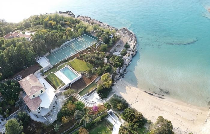Luxury Beachfront Villa Aria - Pool, Tennis, Sunset Views & Seaside Adventures!!