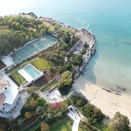 Luxury Beachfront Villa Aria - Pool, Tennis, Sunset Views & Seaside Adventures!!