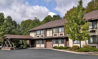 Super 8 by Wyndham Oneonta/Cooperstown