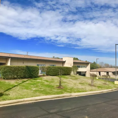 Super 8 by Wyndham Tupelo Airport