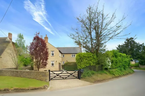 Brook Farm Cottage - 3-Star