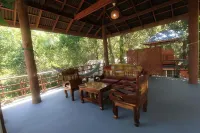 JJ Beach Resort & JJ Seafood