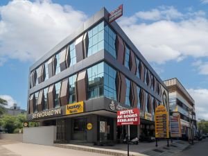 BeeStay Hotels Mogalrajapuram Vijayawada