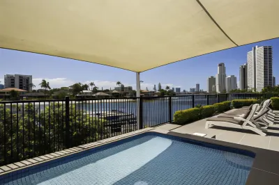Moorings on Cavill Surfers Paradise Hotels in Benowa