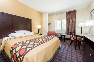 Super 8 by Wyndham Bloomington University Area