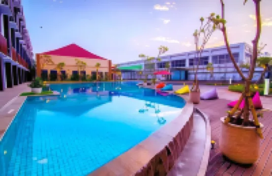 Front One Akshaya Hotel Karawang