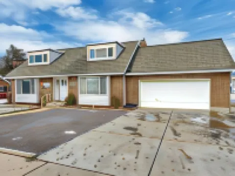 ラージ ルーム ニア UVU & BYU オレムのホテル