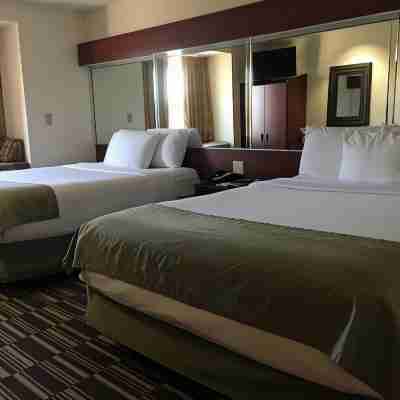 Microtel Inn & Suites by Wyndham Indianapolis Airport Rooms