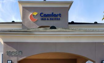 Comfort Inn & Suites Galt - Lodi North - Housity