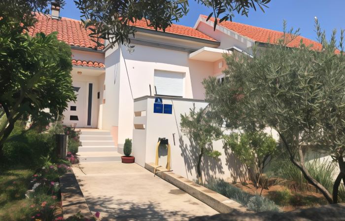 Sea View Apartment Orhideja, Sleeps 4